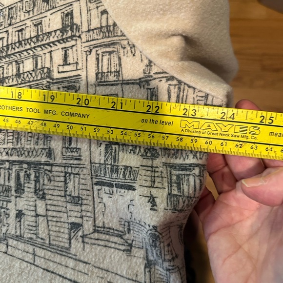 Stylish Beige Graphic Sweatshirt - Picture 7 of 8